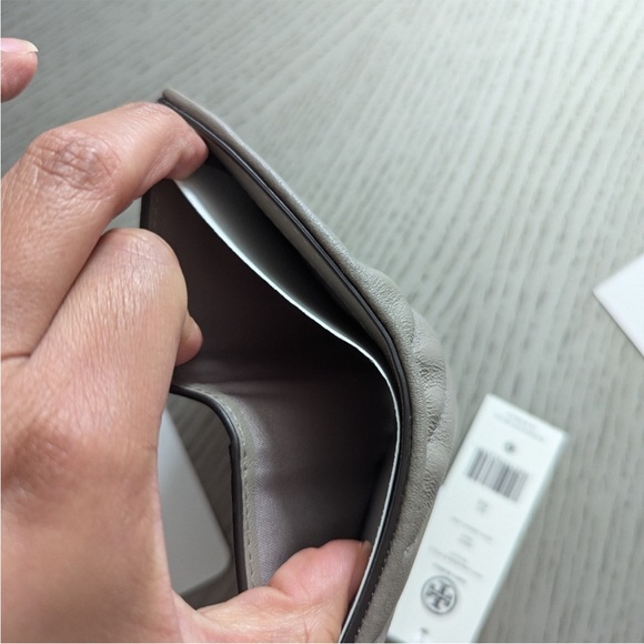 Tory Burch Kira Chevron Bi-Fold Wallet - Picture 8 of 8